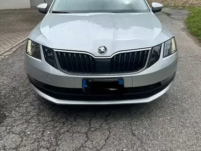 Usata Skoda Octavia 150 CV (110 kW) 2018 Grigio Station wagon