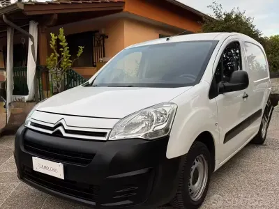 Usata Citroën Berlingo 99 CV (72 kW) 2018 Bianco Monovolume