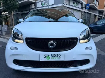 Usata Smart ForFour Passion 71 CV (52 kW) 2017 Bianco Utilitaria