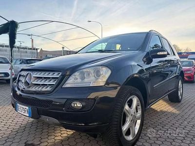 Usata Mercedes ML320 224 CV (164 kW) 2006 Nero SUV