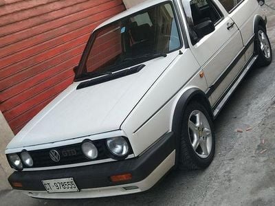 Begagnad VW Golf II 73 HK (53 kW) 1988 Vit Halvkombi