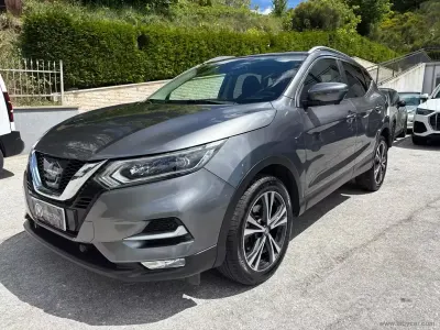 Usata Nissan Qashqai N-Connecta 131 CV (96 kW) 2018 Grigio SUV