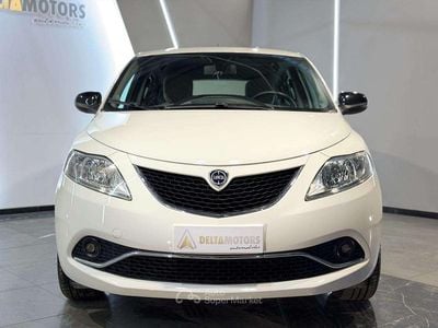 Usata Lancia Ypsilon Platinum 69 CV (50 kW) 2016 Bianco Utilitaria