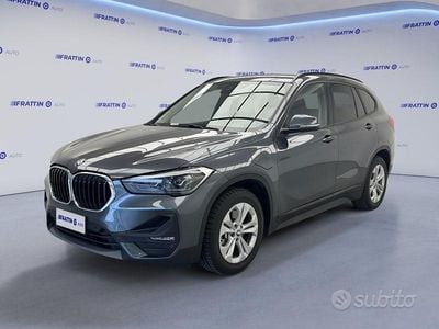 Käytetty BMW X1 Advantage 125 HP (91 kW) 2021 Harmaa Katumaasturi