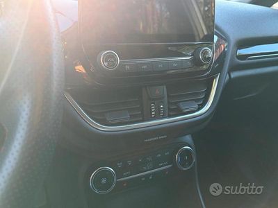 Begagnad Ford Fiesta ST-Line 125 HK (91 kW) 2022 Grå Halvkombi