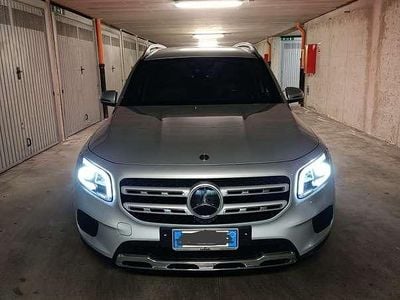 Mercedes GLB180