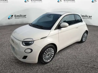 Usata Fiat 500e Action 42 kW (58 CV) 2021 Bianco Berlina