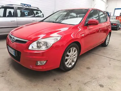 Usata Hyundai i30 Dynamiq 115 CV (84 kW) 2010 Rosso Berlina