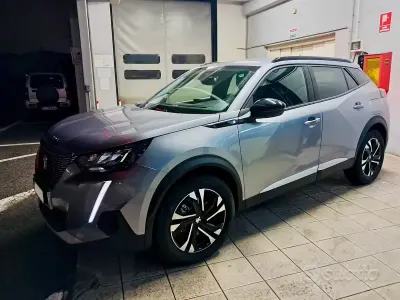 Usata Peugeot e-2008 Allure 56 kW (77 CV) 2022 Grigio SUV