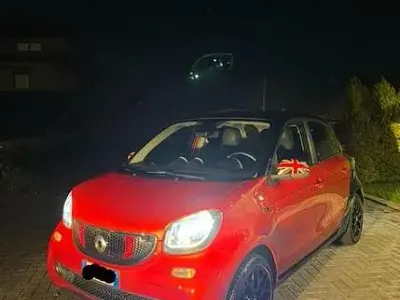 Usata Smart ForFour 71 CV (52 kW) 2016 Rosso Utilitaria