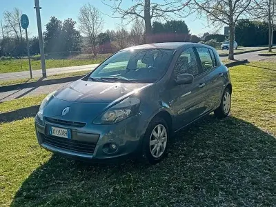 Usata Renault Clio II 75 CV (55 kW) 2009 Nero Berlina