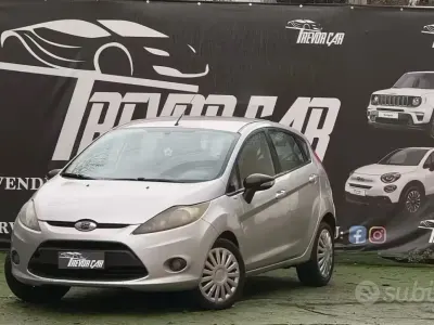 Gebraucht Ford Fiesta Titanium 82 PS (60 kW) 2010 Grau Limousine