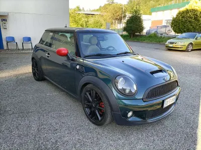 Usata Mini Cooper S 174 CV (127 kW) 2007 British racing green Utilitaria