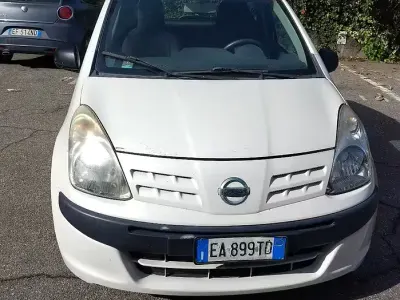 Używany Nissan Pixo 68 KM (50 kW) 2010 Biały Hatchback