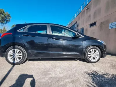 Begagnad Hyundai i30 109 HK (80 kW) 2013 Svart Sedan