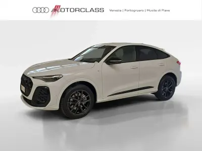 Nuova Audi Q5 Sportback S-Line 204 CV (150 kW) 2026 Bianco ghiacciaio metallizzato SUV