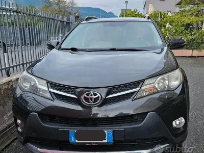 Usata Toyota RAV4 124 CV (91 kW) 2014 Nero SUV