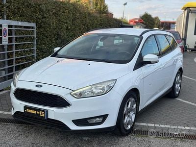 Usata Ford Focus Business Edition 120 CV (88 kW) 2015 Bianco Station wagon