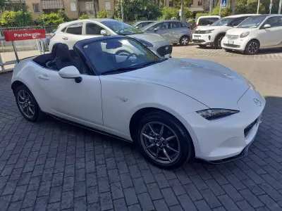Usata Mazda MX5 Exclusive-Line 132 CV (97 kW) 2023 Bianco Cabrio