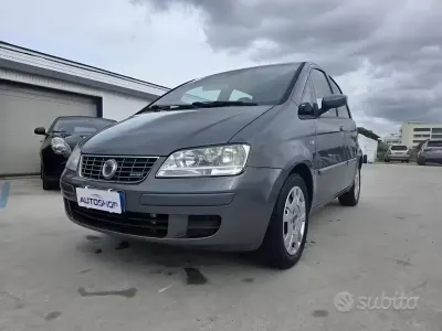 Usata Fiat Idea 90 CV (66 kW) 2008 Grigio Monovolume