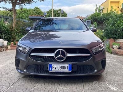 Usata Mercedes A180 Premium 116 CV (85 kW) 2019 Grigio Berlina