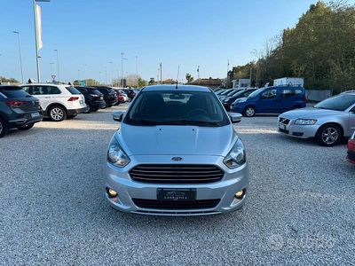 Usata Ford Ka 70 CV (51 kW) 2017 Grigio Berlina