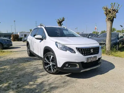 Usata Peugeot 2008 Allure 99 CV (72 kW) 2017 Bianco SUV