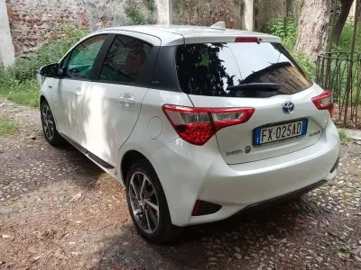 Usata Toyota Yaris Hybrid 73 CV (53 kW) 2019 Berlina