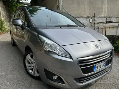 Usata Peugeot 5008 Active 150 CV (110 kW) 2014 Grigio Monovolume
