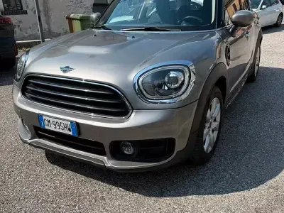 Usata Mini One D Countryman 116 CV (85 kW) 2019 Grigio SUV