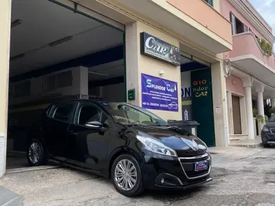 Usata Peugeot 208 Allure 102 CV (75 kW) 2019 Nero Utilitaria