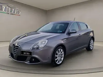 Usata Alfa Romeo Giulietta Distinctive 105 CV (77 kW) 2011 Grigio Utilitaria