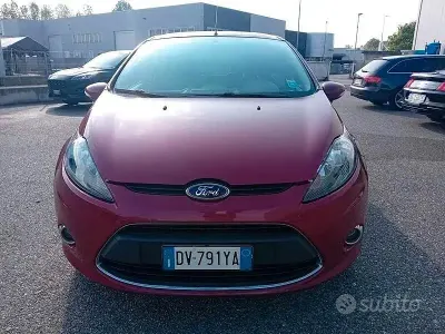 Usata Ford Fiesta Titanium 82 CV (60 kW) 2009 Viola Berlina