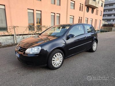 Usata VW Golf V 101 CV (74 kW) 2007 Nero Berlina