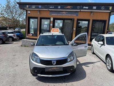 Occasion Dacia Sandero Lauréate 75 ch (55 kW) 2010 Gris Berline