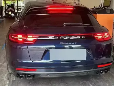 Usata Porsche Panamera 4 330 CV (242 kW) 2021 Blu Berlina