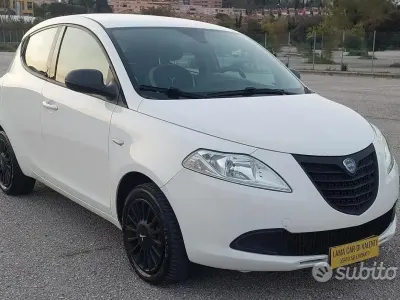 Usata Lancia Ypsilon 69 CV (50 kW) 2014 Beige Utilitaria