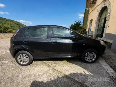 Usata Fiat Punto Evo 77 CV (56 kW) 2011 Nero Utilitaria