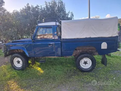 Usata Land Rover Defender 122 CV (89 kW) 2002 SUV