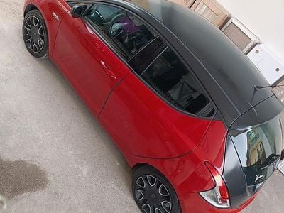 Usata Lancia Ypsilon 69 CV (50 kW) 2013 Rosso Utilitaria