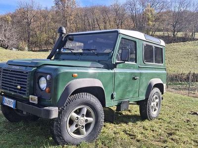 Usata Land Rover Defender SE 122 CV (89 kW) 2005 Verde Station wagon
