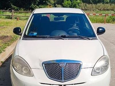 Begagnad Lancia Ypsilon 75 HK (55 kW) 2011 Halvkombi