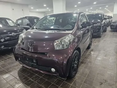 Käytetty Toyota iQ BlackLine 68 HP (50 kW) 2010 Ruskea Viistoperä