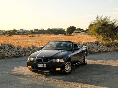 Usata BMW 320 Cabriolet 150 CV (110 kW) 1995 Blu Cabrio