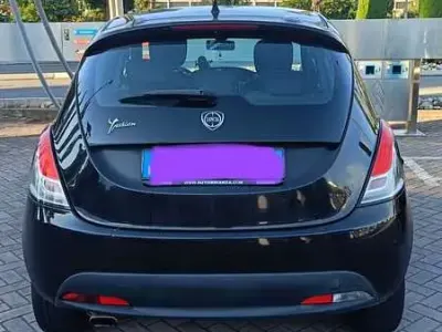 Usata Lancia Ypsilon Silver 69 CV (50 kW) 2014 Utilitaria