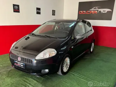 Usata Fiat Grande Punto Dynamic 90 CV (66 kW) 2008 Nero Utilitaria