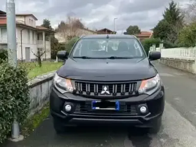 Usata Mitsubishi L200