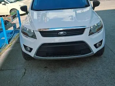 Usata Ford Kuga Titanium 136 CV (100 kW) 2010 Bianco SUV