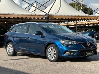 Usata Renault Mégane GrandTour Business 110 CV (80 kW) 2019 Blu Station wagon