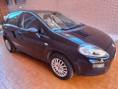 Usata Fiat Punto Street 69 CV (50 kW) 2018 Nero Utilitaria